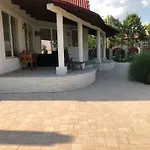 House Homestay *