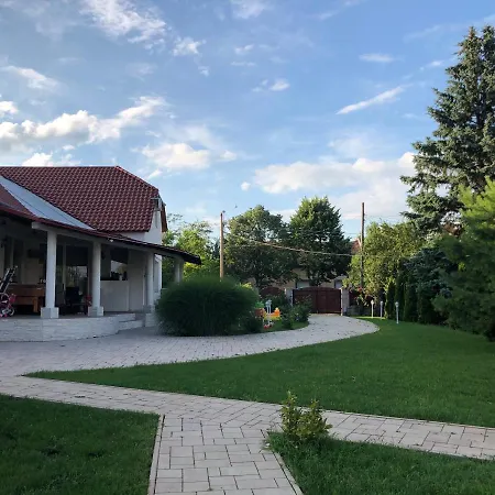Privatunterkunft House *