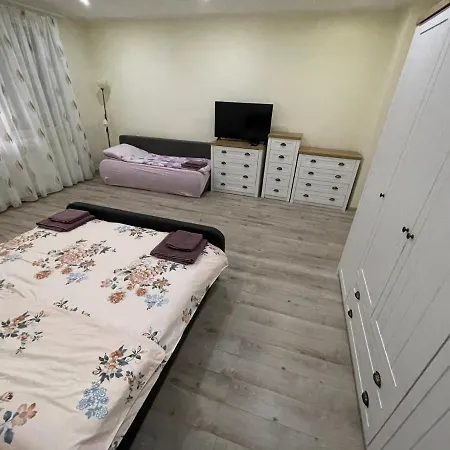 Privatunterkunft House *